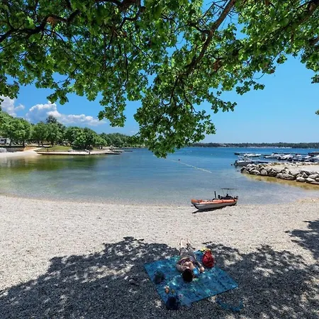 Prázdninový dům Stenen Huis Nera Met Zwembad Poreč