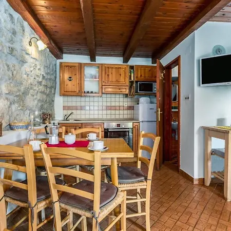 Stenen Huis Nera Met Zwembad * Poreč